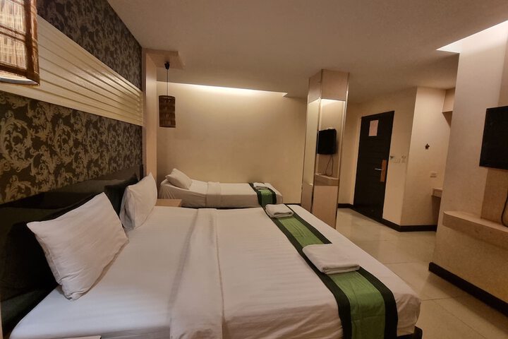 Room 22 of 37