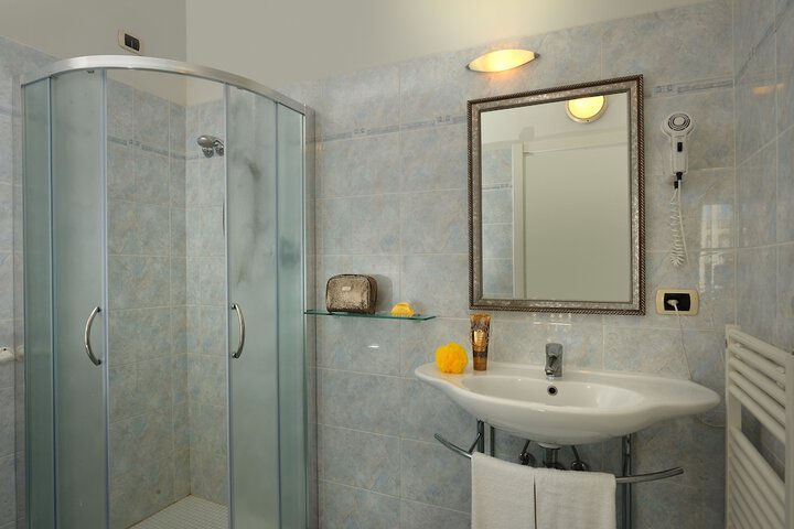 Room 16 of 23