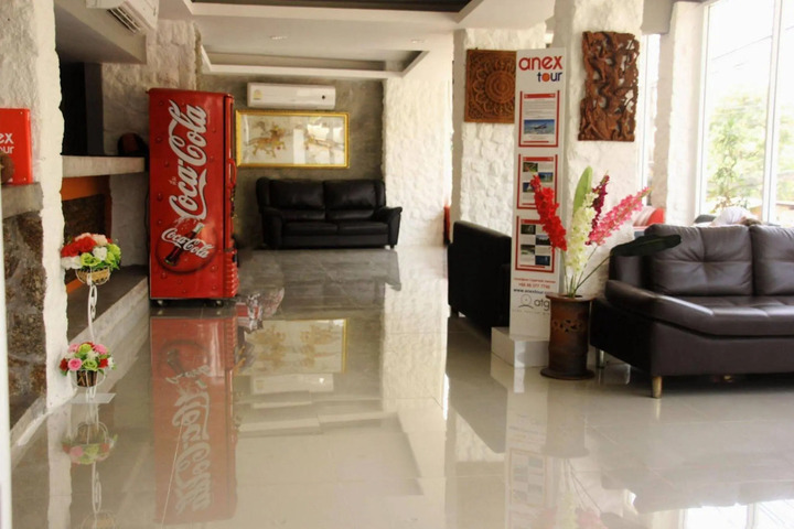 Photo 8