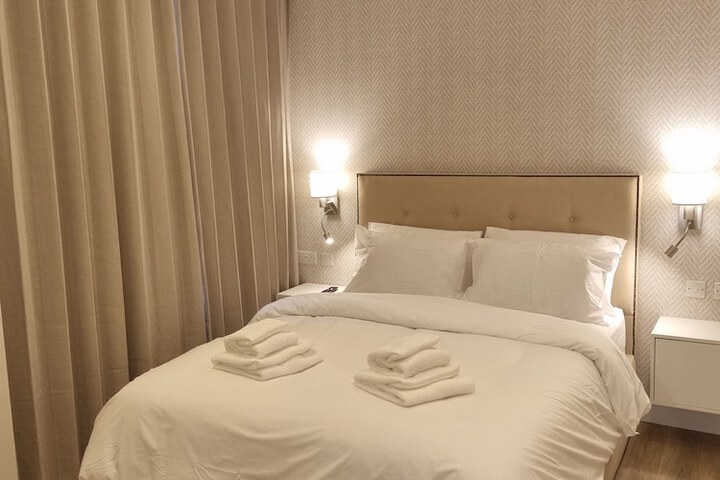 Room 6 of 50