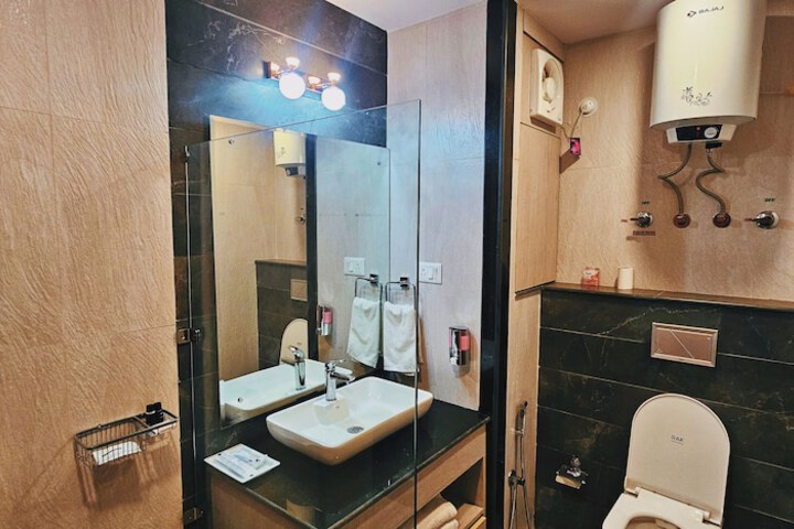 Room 16 of 24