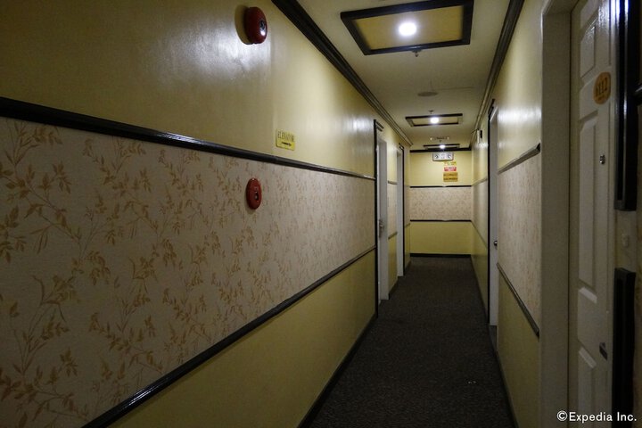 Ballroom/Hall 51 of 57