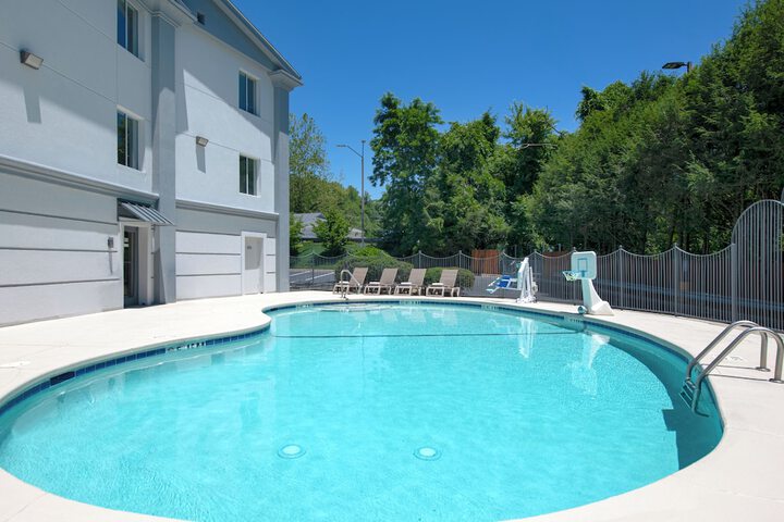 Pool 27 of 40