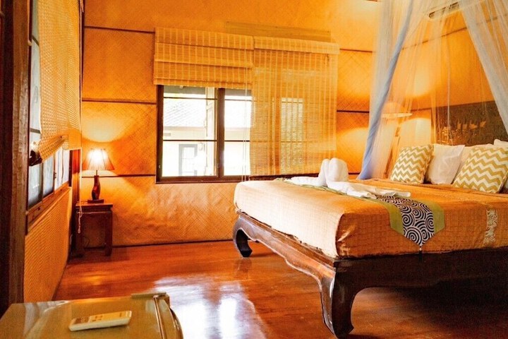 Room 26 of 77