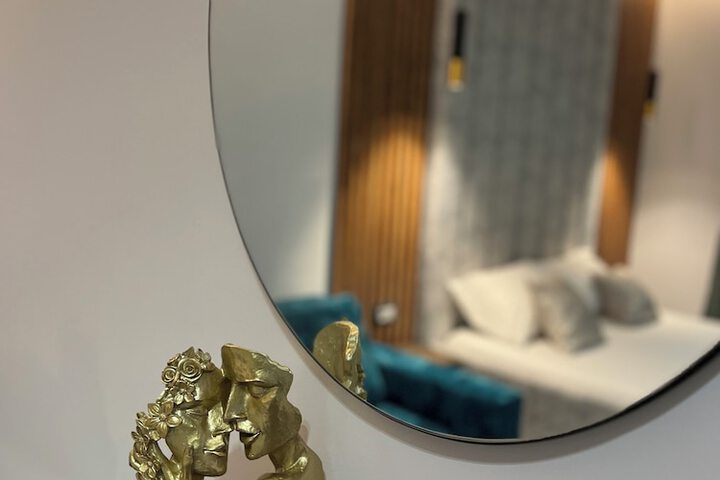 Room 9 of 43