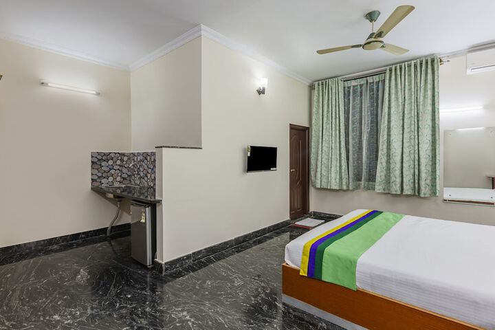 Room 8 of 38