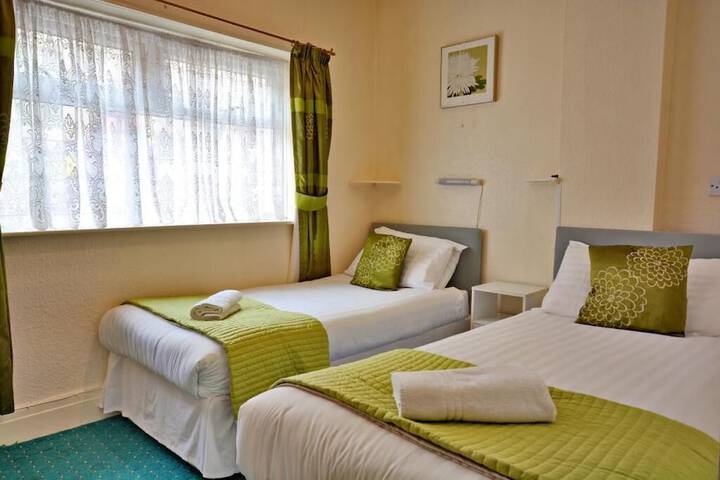 Room 2 of 39