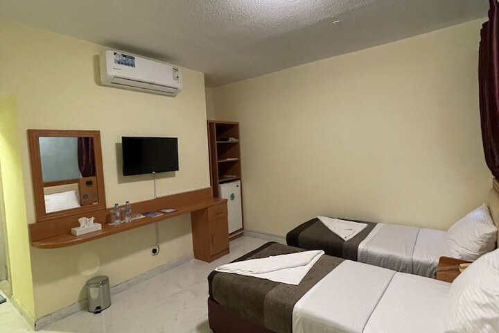 Room 47 of 103