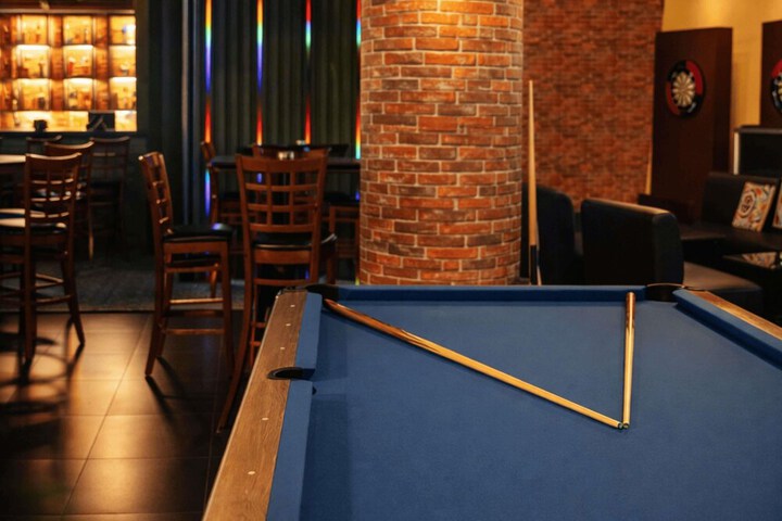 Lounge 72 of 89