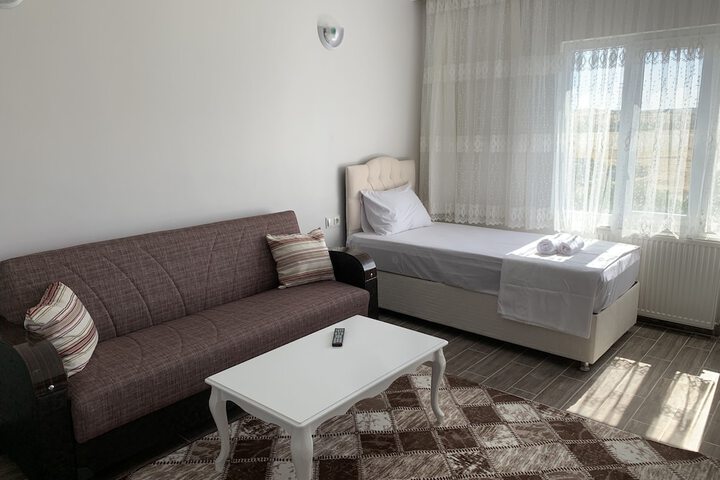 Room 8 of 18