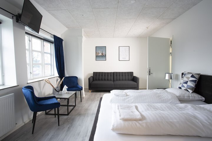 Room 5 of 69