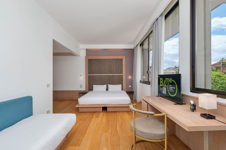 Room 4 of 44