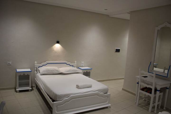 Room 45 of 153