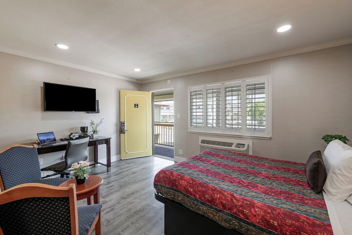 Room 10 of 23