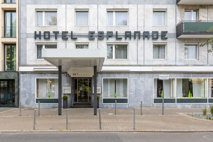 Hotel 82 of 84