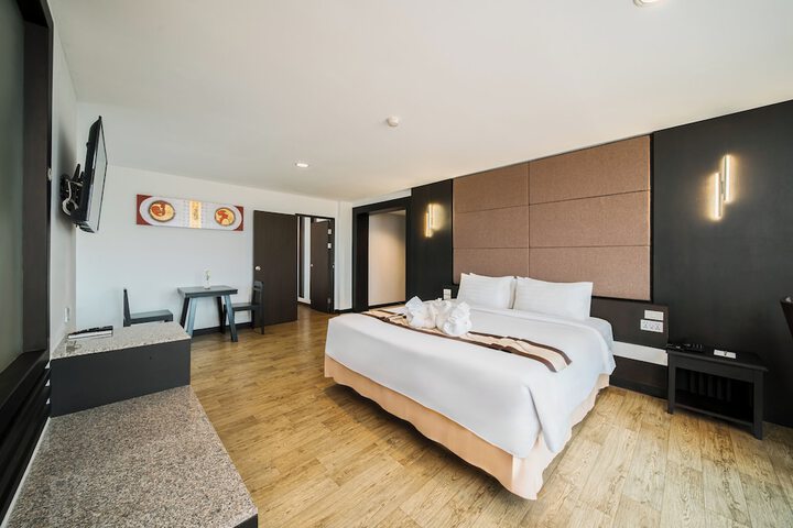Room 9 of 74