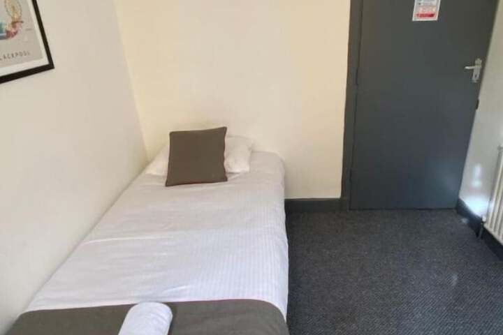 Room 14 of 35