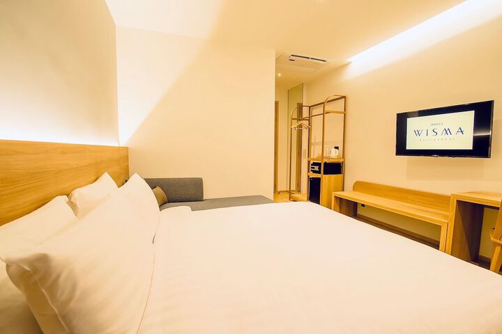 Room 3 of 37