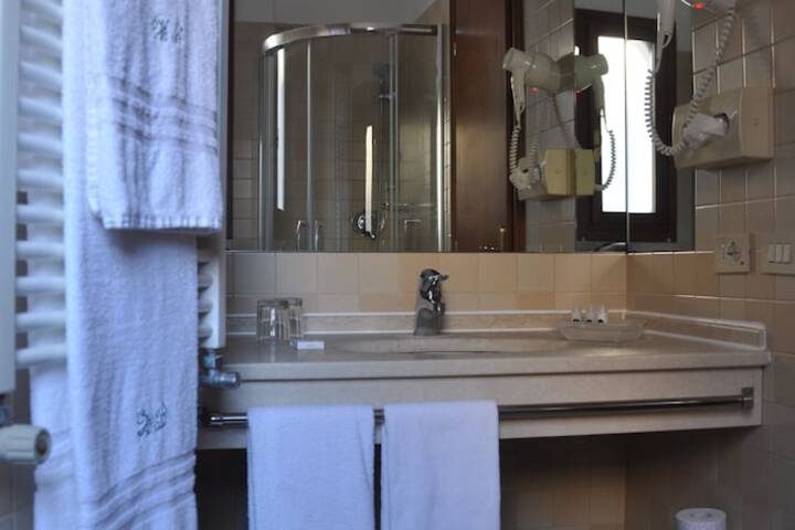 Room 40 of 60
