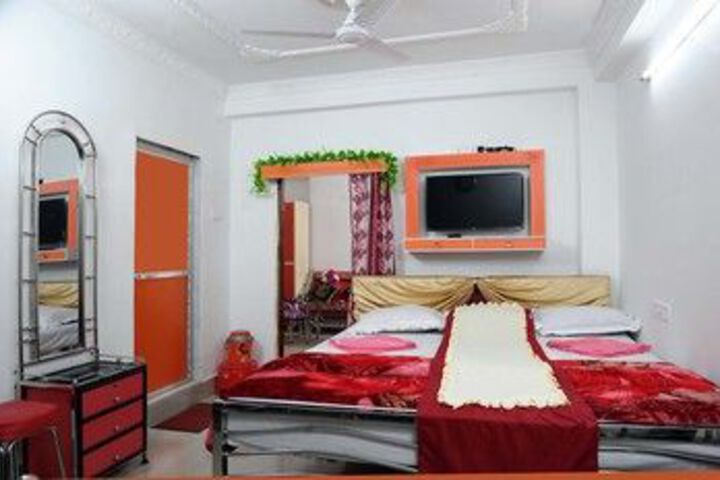 Room 9 of 22