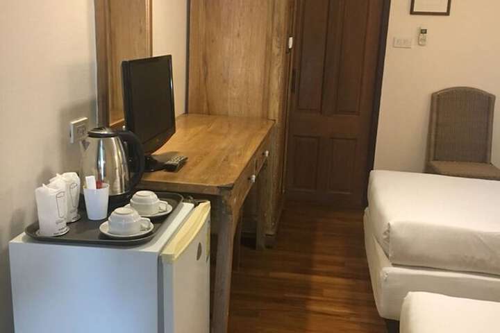 Room 9 of 38