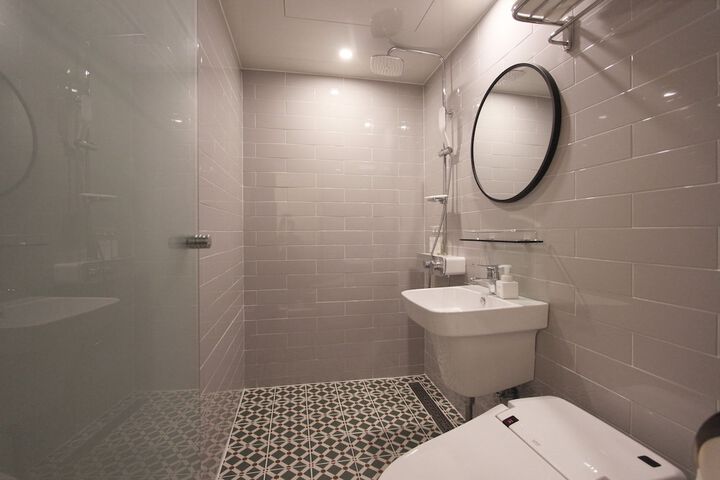 Room 42 of 59