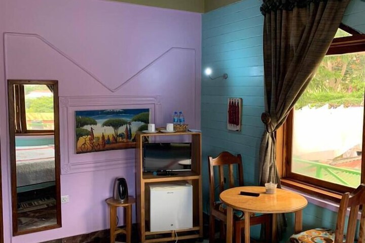 Room 13 of 20