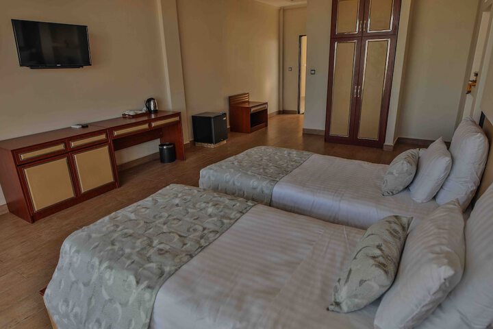 Room 10 of 41