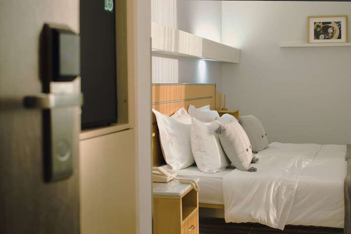 Room 8 of 30