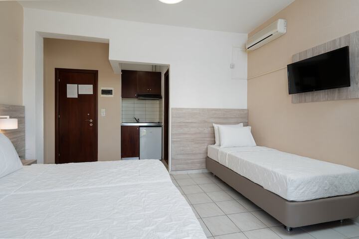 Room 16 of 44