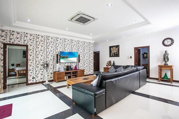 BAAN CHATMANEE