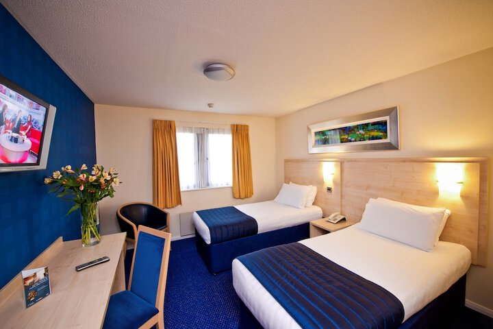 Room 9 of 43