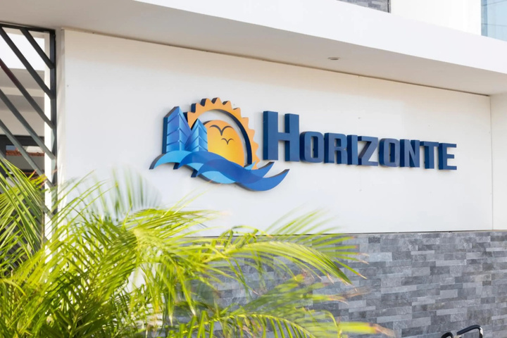 3 bdr aprt best seaview rooftop pool LCGR
