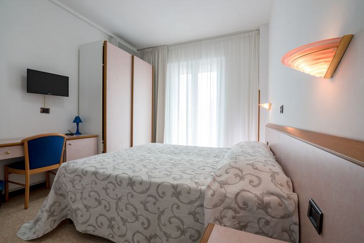 Room 21 of 69