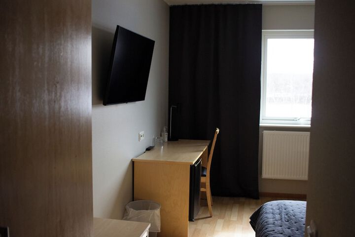 Room 27 of 49