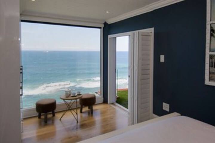 Room 13 of 25