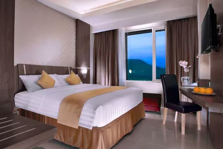Room 4 of 19