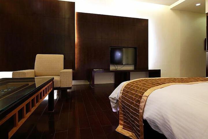 Room 10 of 62