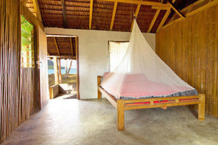 Room 5 of 6