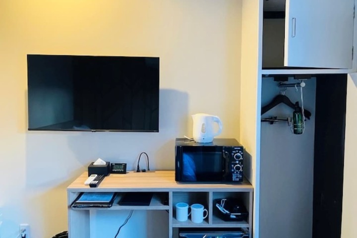 Room 14 of 27