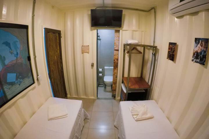 Room 12 of 43