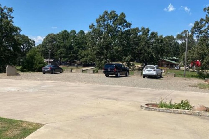 Property Grounds 27 of 31