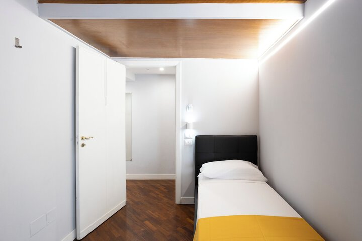 Room 76 of 111