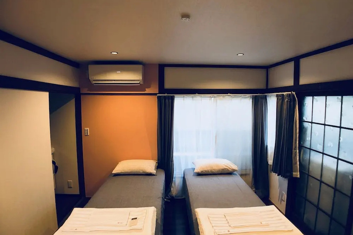 Room 2 of 13