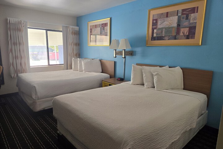 1 Queen Bed No Elevator (21 of 33)
