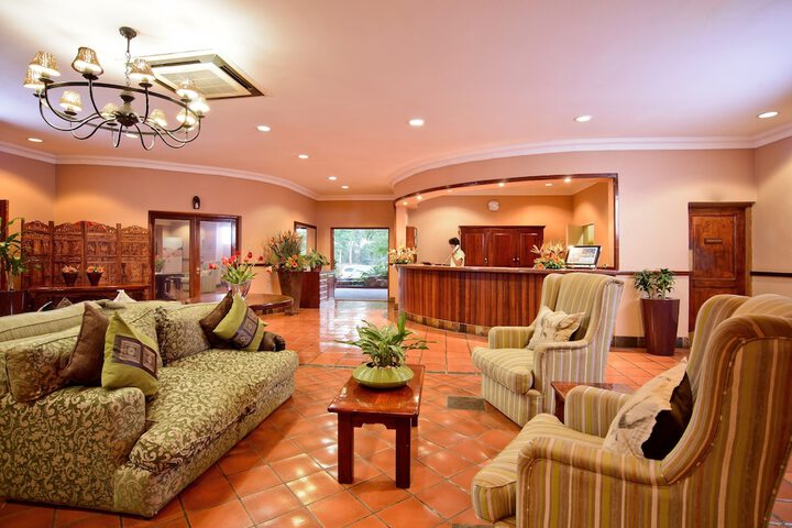 Entrance & Lobby