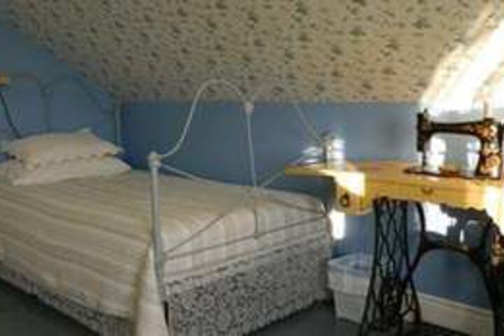Room 6 of 14