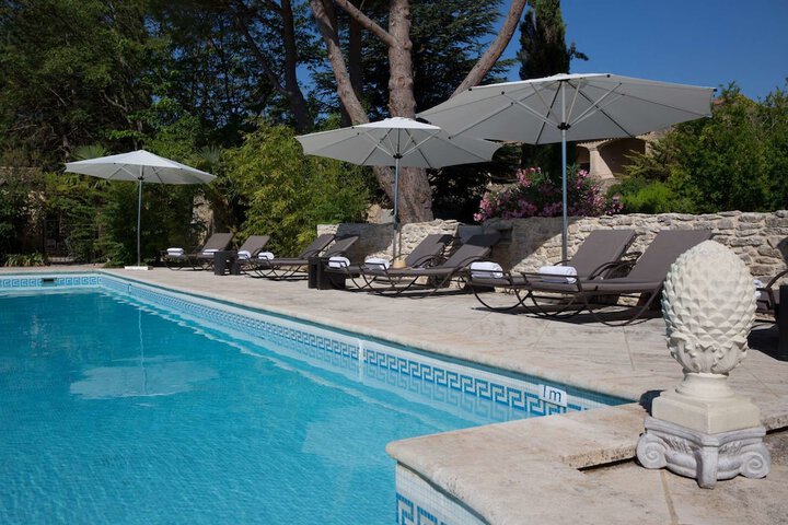 Pools & Facilities