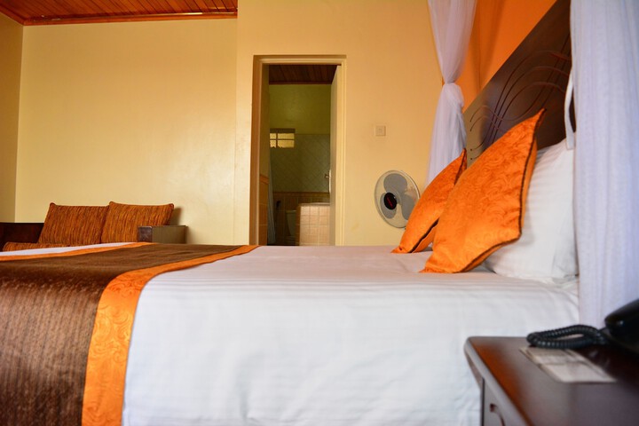 Room 5 of 37