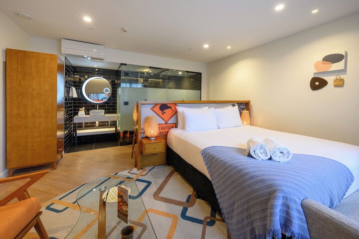 Room 6 of 72